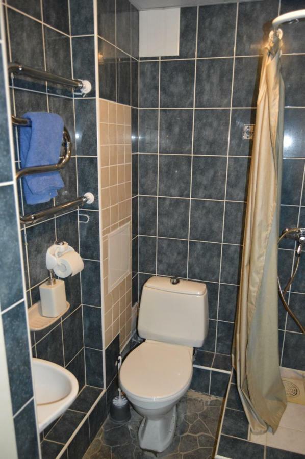 K65, Nice 1-Bedroom Apartment - 2 Big Beds Tartu Esterno foto